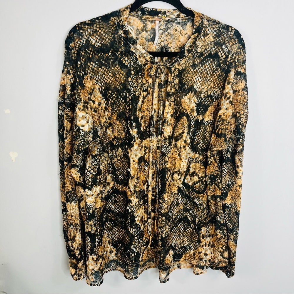Free People Size Medium Snake Print Python Semisheer Flowy Boho Blouse Tunic AA1
